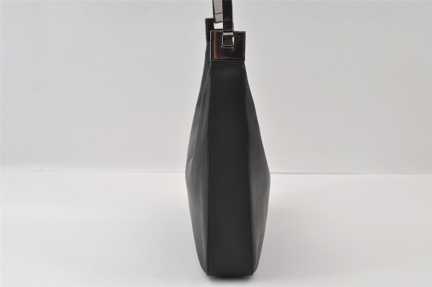 Authentic GUCCI Vintage Shoulder Bag Purse Leather 0013812 Black 6311I