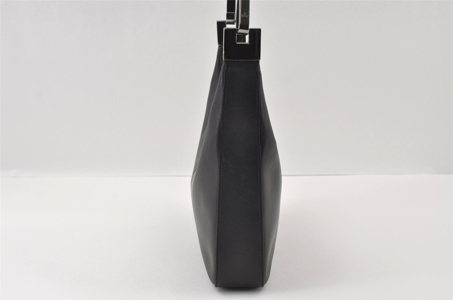 Authentic GUCCI Vintage Shoulder Bag Purse Leather 0013812 Black 6311I