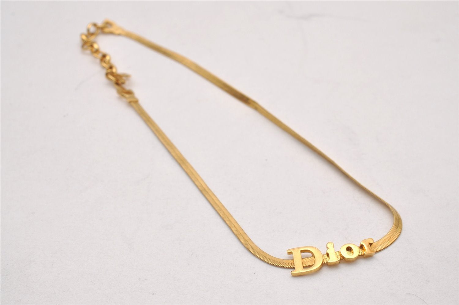 Authentic Christian Dior Vintage Gold Tone Chain Pendant Necklace CD 6315I