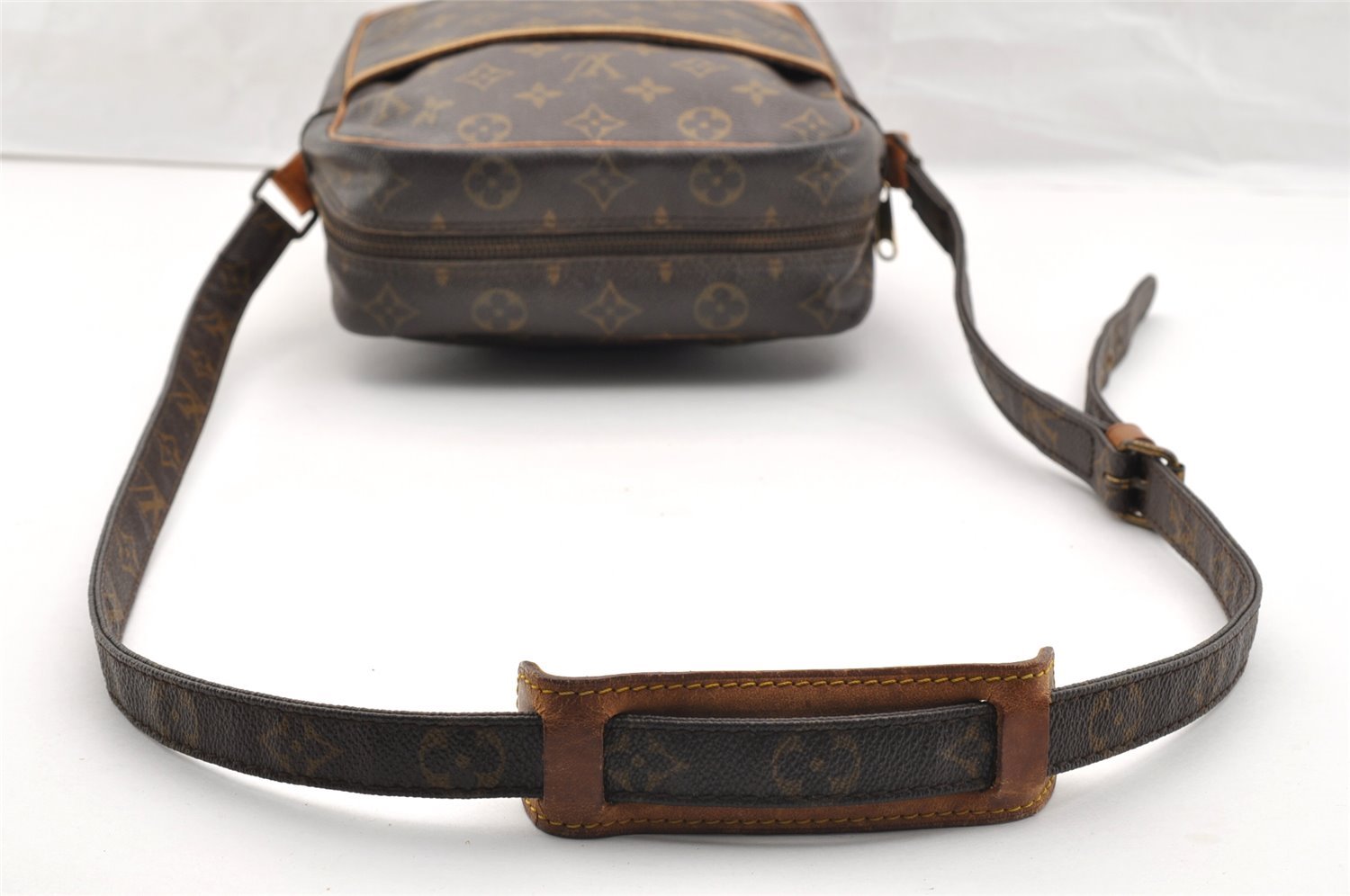 Authentic Louis Vuitton Monogram Danube MM Shoulder Cross Bag M45264 LV 6365I