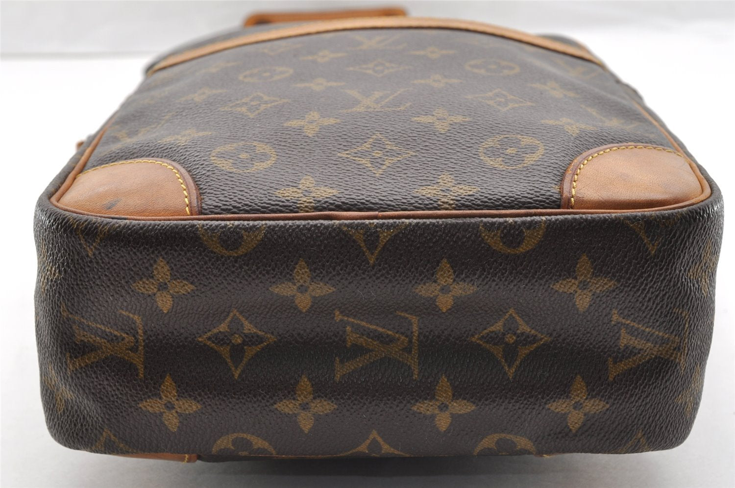 Authentic Louis Vuitton Monogram Danube MM Shoulder Cross Bag M45264 LV 6365I