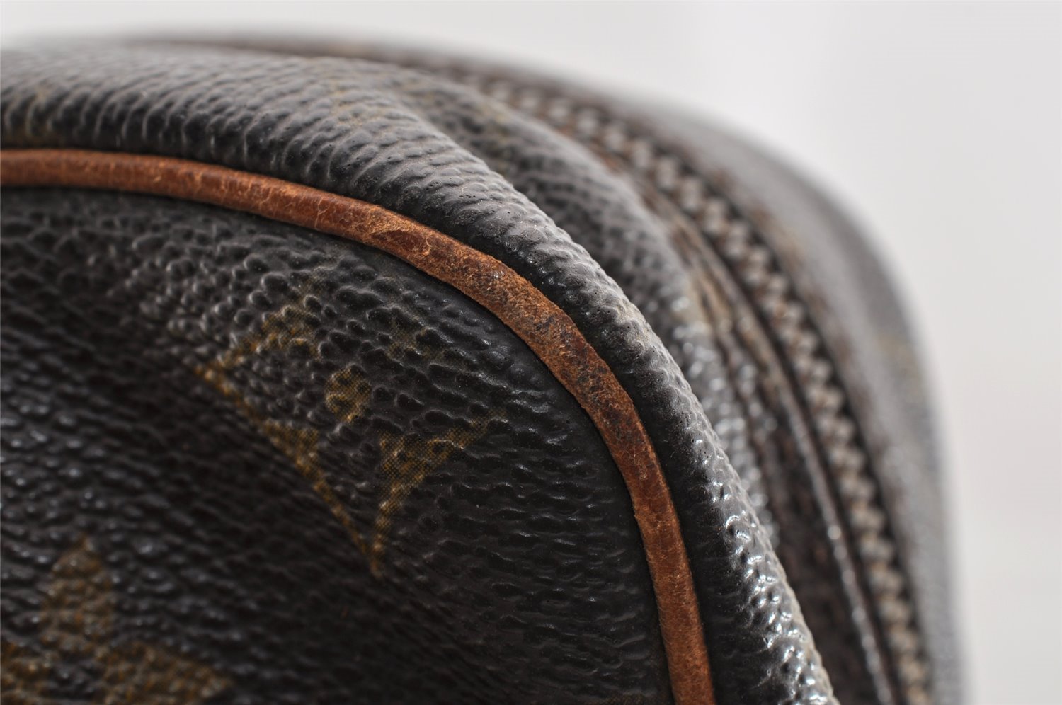 Authentic Louis Vuitton Monogram Danube MM Shoulder Cross Bag M45264 LV 6365I