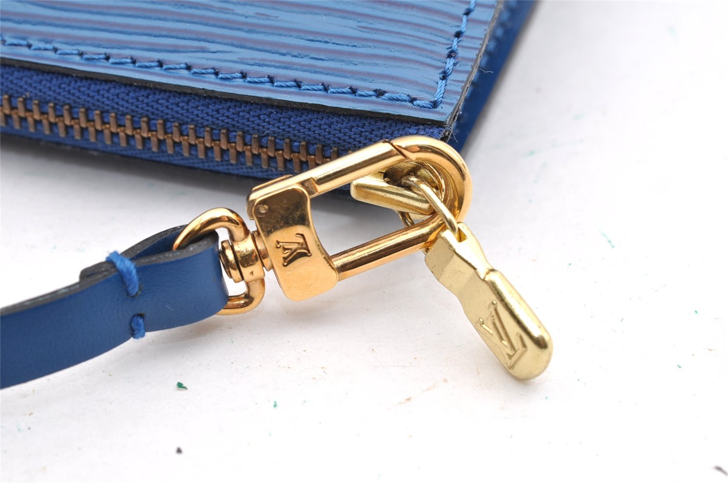 Authentic Louis Vuitton Epi Pochette Accessoires Pouch Blue M52945 LV Junk 6367I