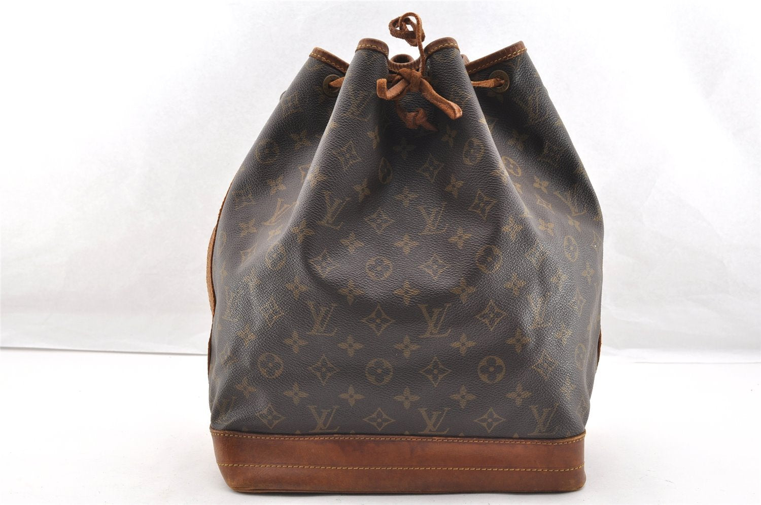 Authentic Louis Vuitton Monogram Noe Shoulder Drawstring Bag M42224 LV 6383I