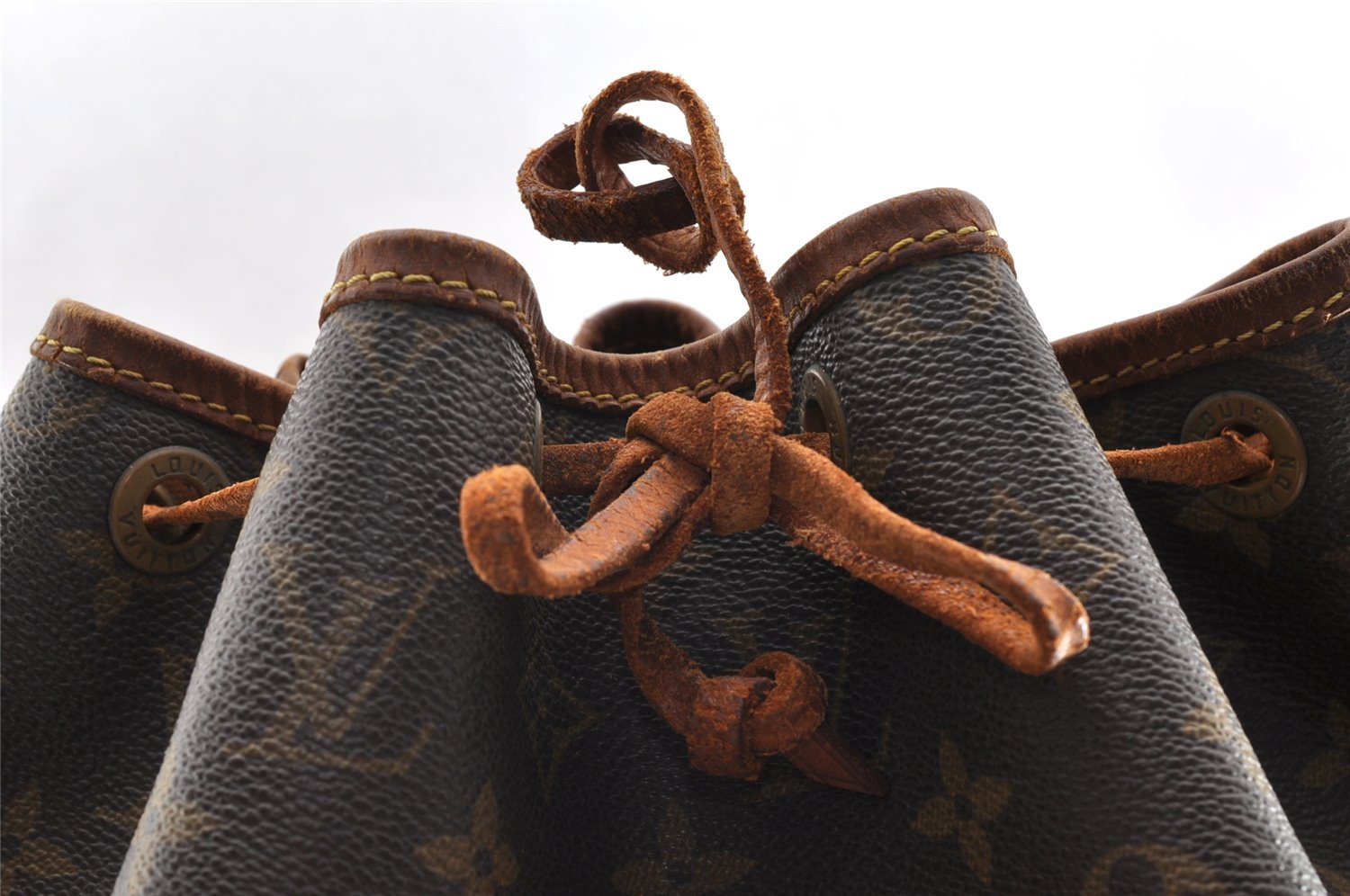 Authentic Louis Vuitton Monogram Noe Shoulder Drawstring Bag M42224 LV 6383I