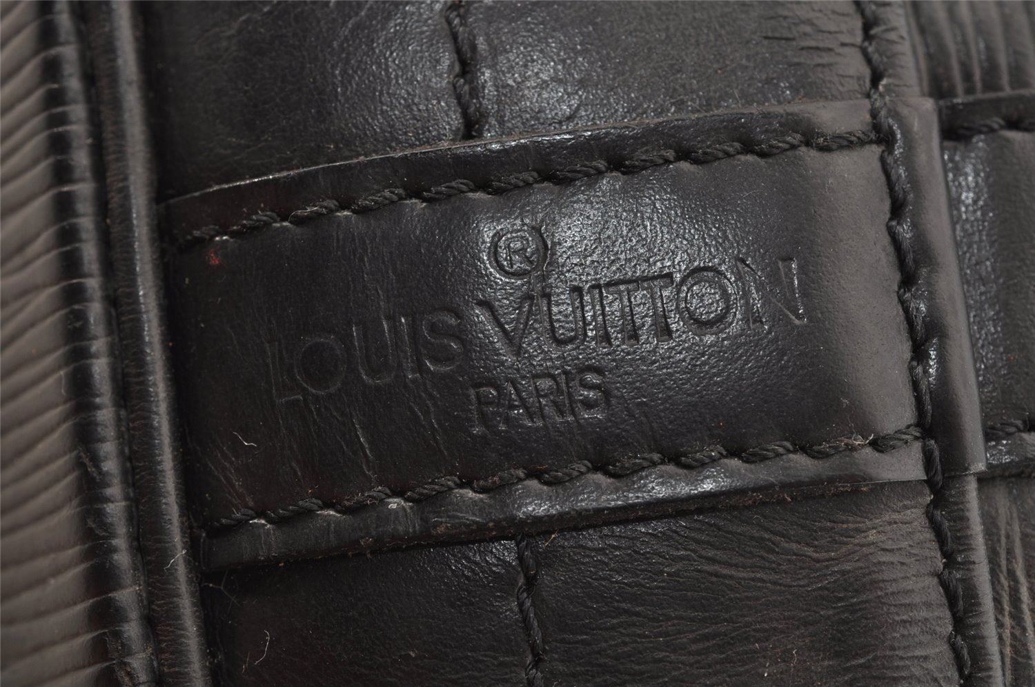 Authentic Louis Vuitton Epi Noe Shoulder Drawstring Bag Black M59002 LV 6386I