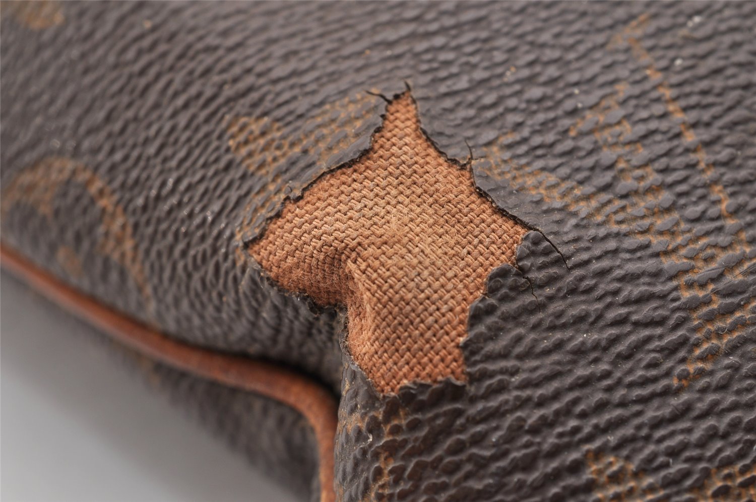 Authentic Louis Vuitton Monogram Pochette Valmy M40524 Shoulder Bag Junk 6388I