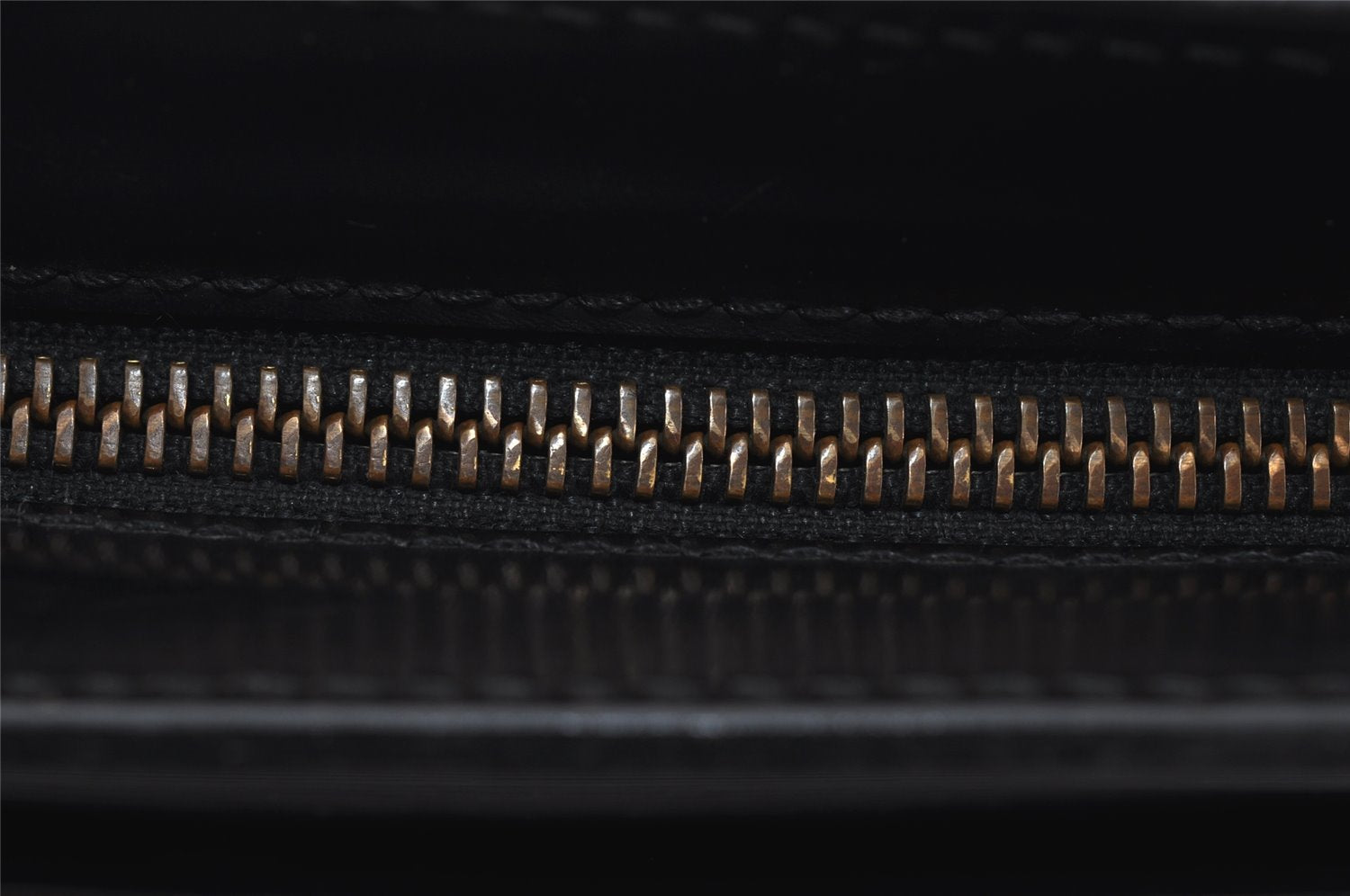 Authentic Louis Vuitton Epi Pochette Homme Clutch Hand Bag Black M52522 LV 6391I