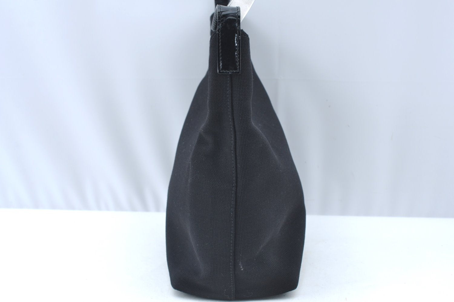 Authentic GUCCI Vintage Shoulder Hand Bag Purse Nylon Enamel Black Junk 6401I