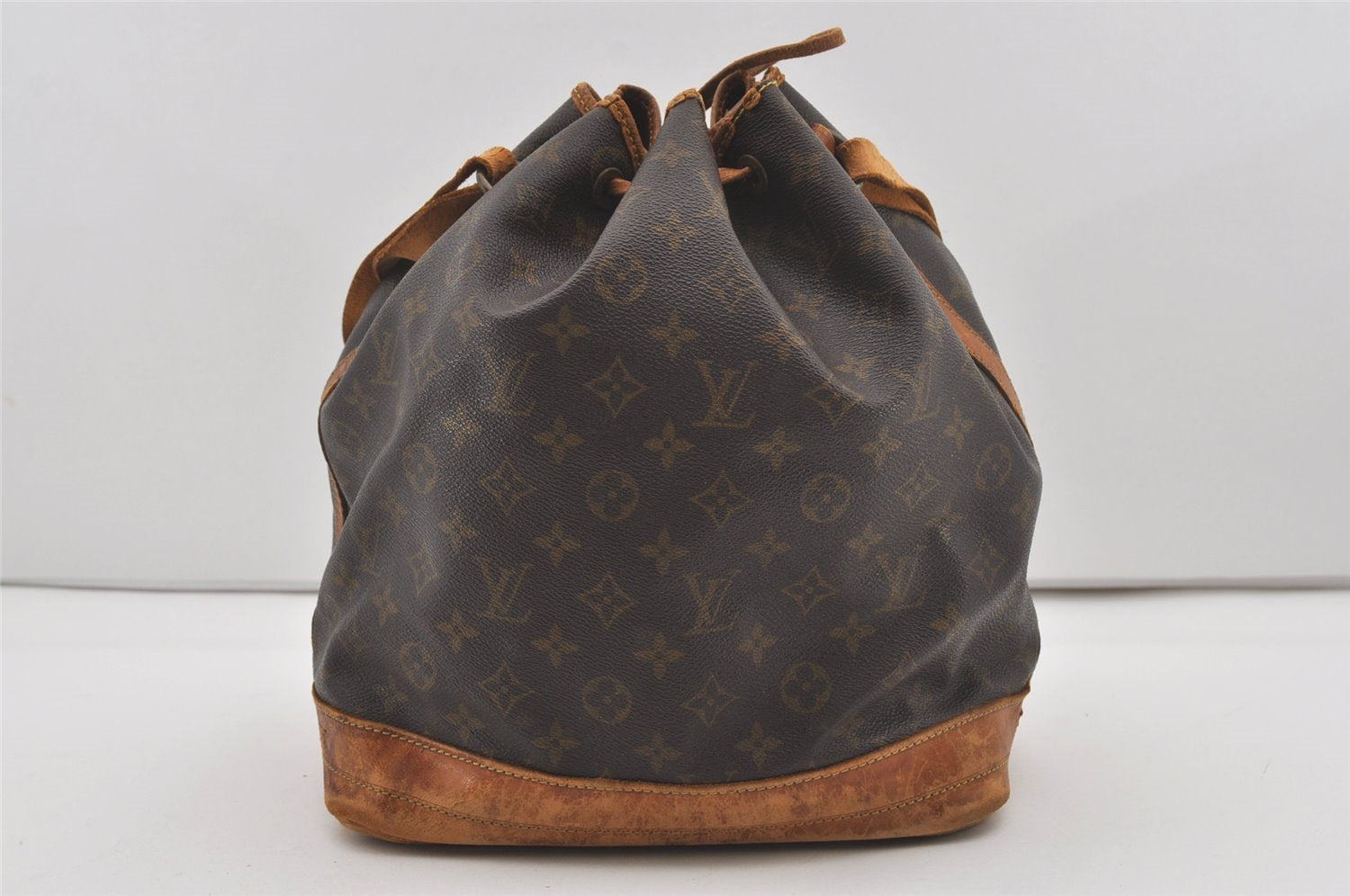 Authentic Louis Vuitton Monogram Noe Shoulder Drawstring Bag M42224 LV 6421I