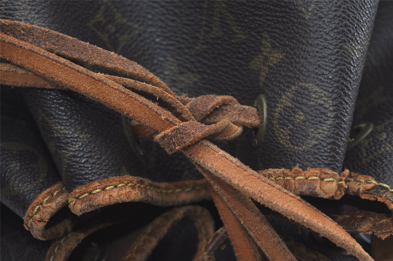 Authentic Louis Vuitton Monogram Noe Shoulder Drawstring Bag M42224 LV 6421I