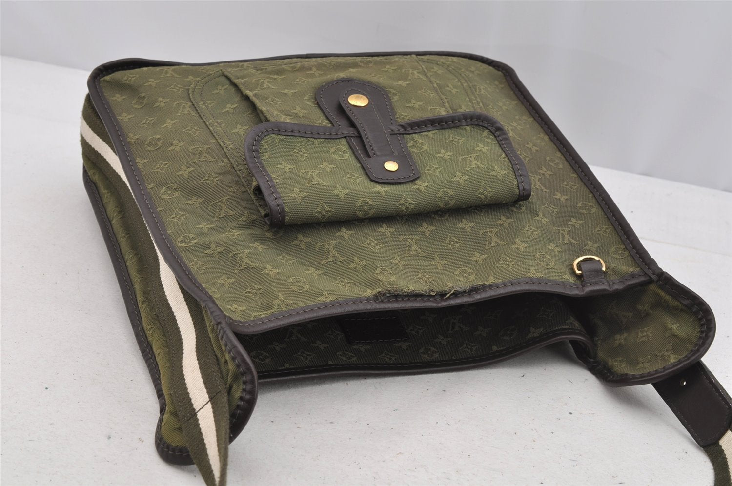 Authentic Louis Vuitton Monogram Mini Besace Mary Kate Shoulder Bag Green 6483I