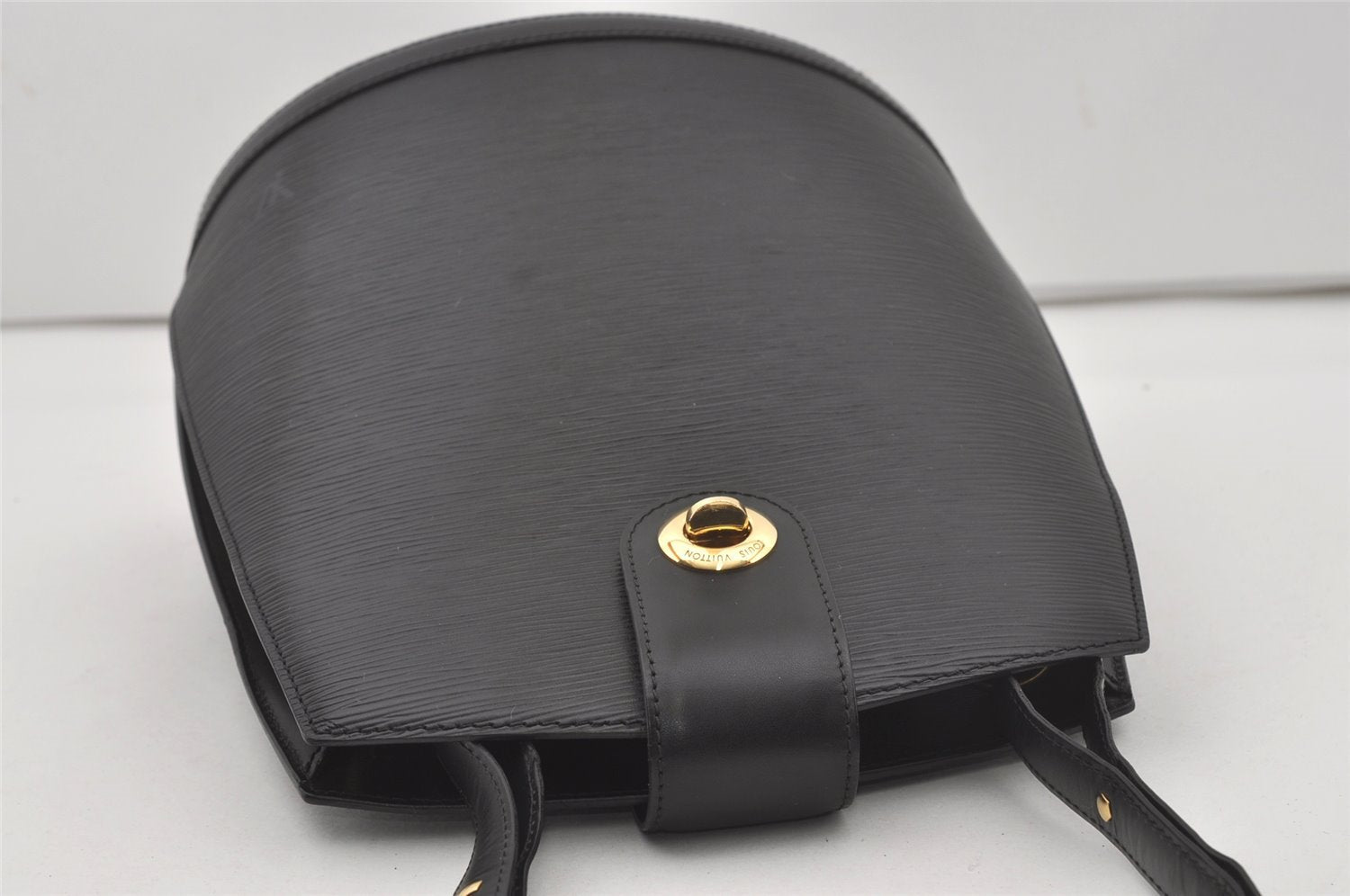 Authentic Louis Vuitton Epi Cluny Shoulder Bag Purse Black M52252 LV 6541I