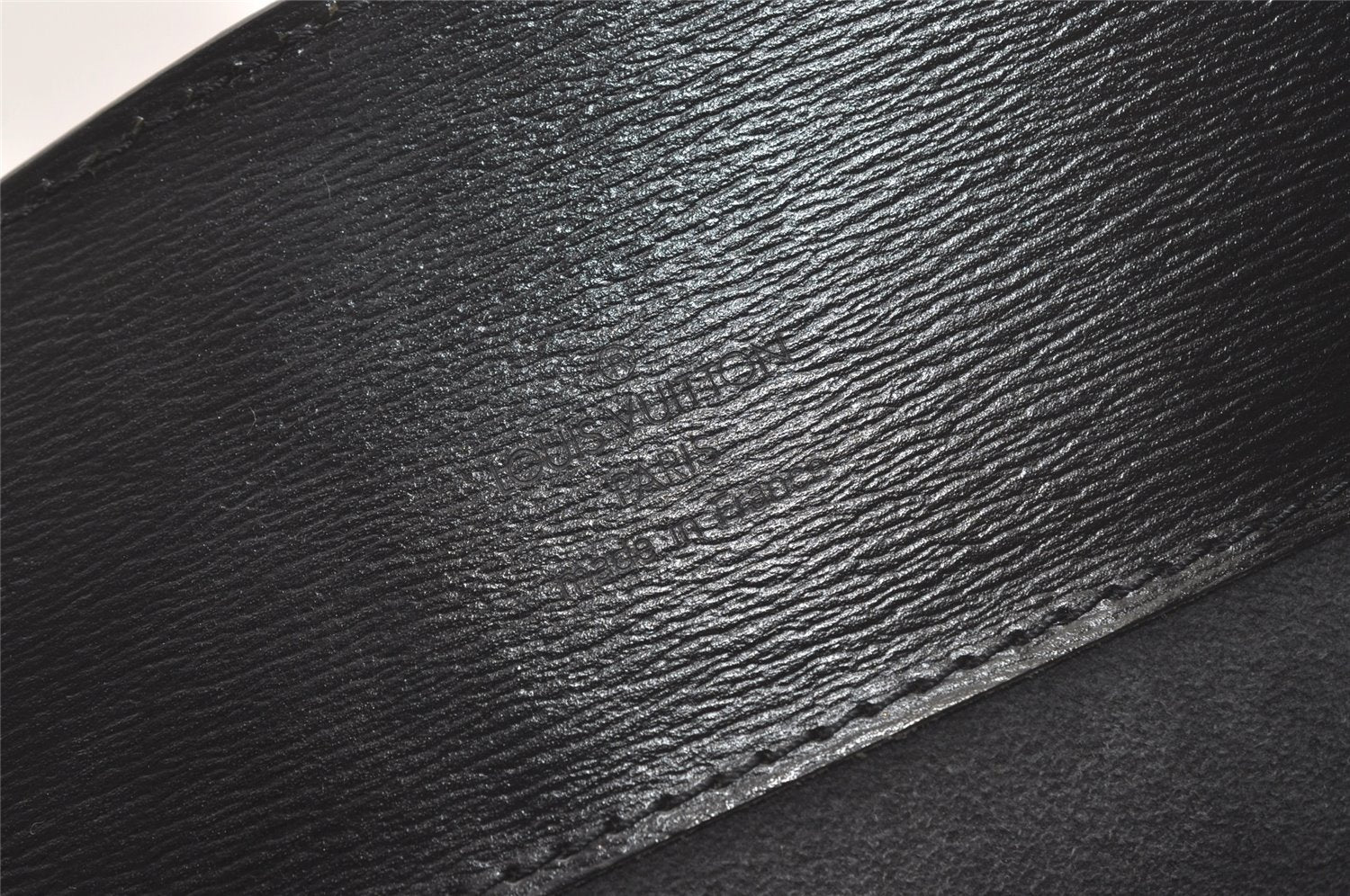 Authentic Louis Vuitton Epi Cluny Shoulder Bag Purse Black M52252 LV 6541I