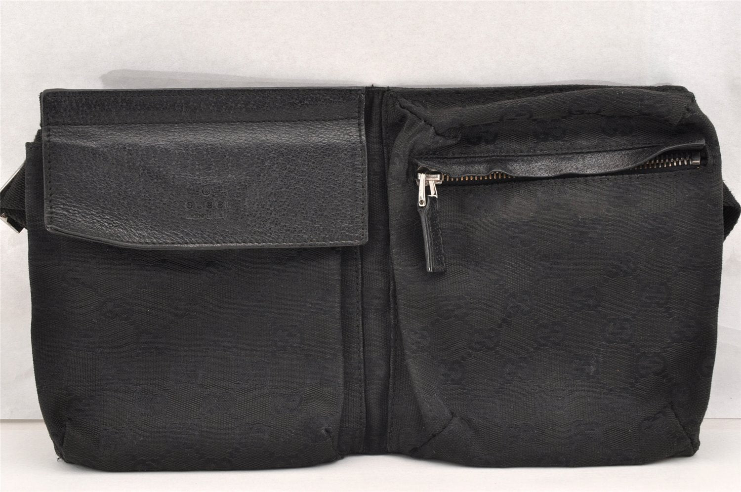 Authentic GUCCI Vintage Waist Body Bag Purse GG Canvas Leather 28566 Black 6547I