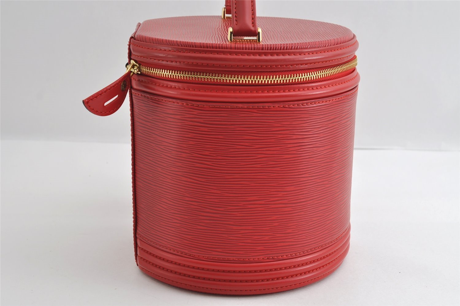 Authentic Louis Vuitton Epi Cannes Red Cosmetic Hand Bag Purse M48037 LV 6585I