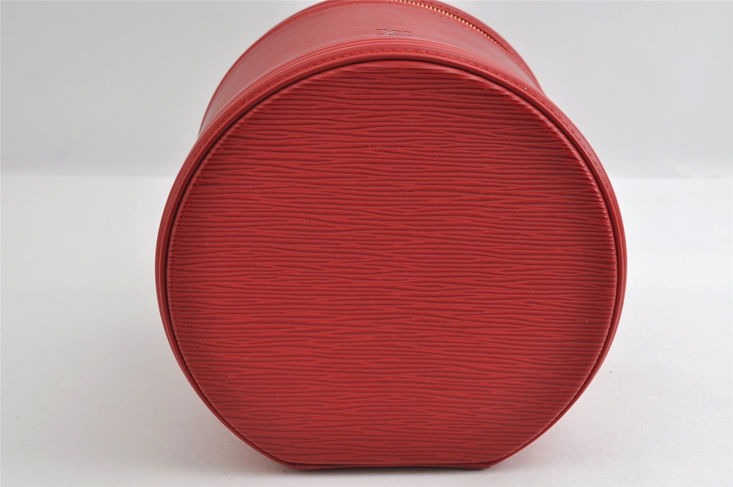 Authentic Louis Vuitton Epi Cannes Red Cosmetic Hand Bag Purse M48037 LV 6585I