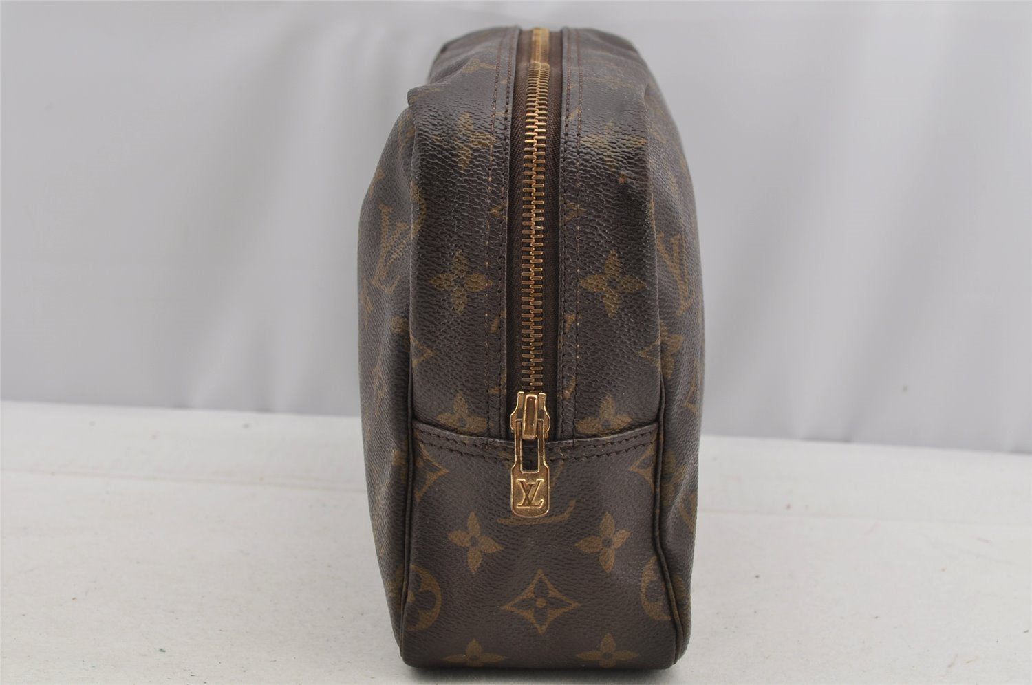 Auth Louis Vuitton Monogram Trousse Toilette 28 Clutch Hand Bag M47522 LV 6632I