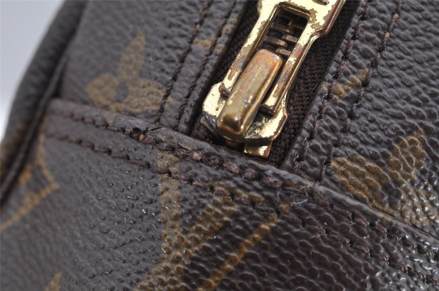 Auth Louis Vuitton Monogram Trousse Toilette 28 Clutch Hand Bag M47522 LV 6632I