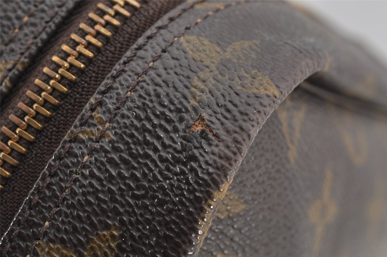 Auth Louis Vuitton Monogram Trousse Toilette 28 Clutch Hand Bag M47522 LV 6632I