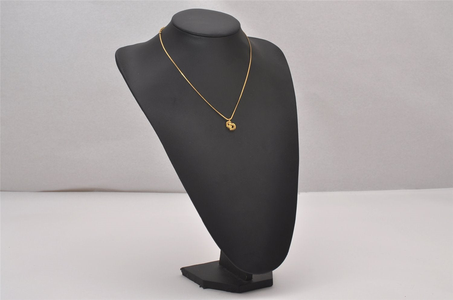 Authentic Christian Dior Gold Tone Chain Pendant Necklace CD 6639I