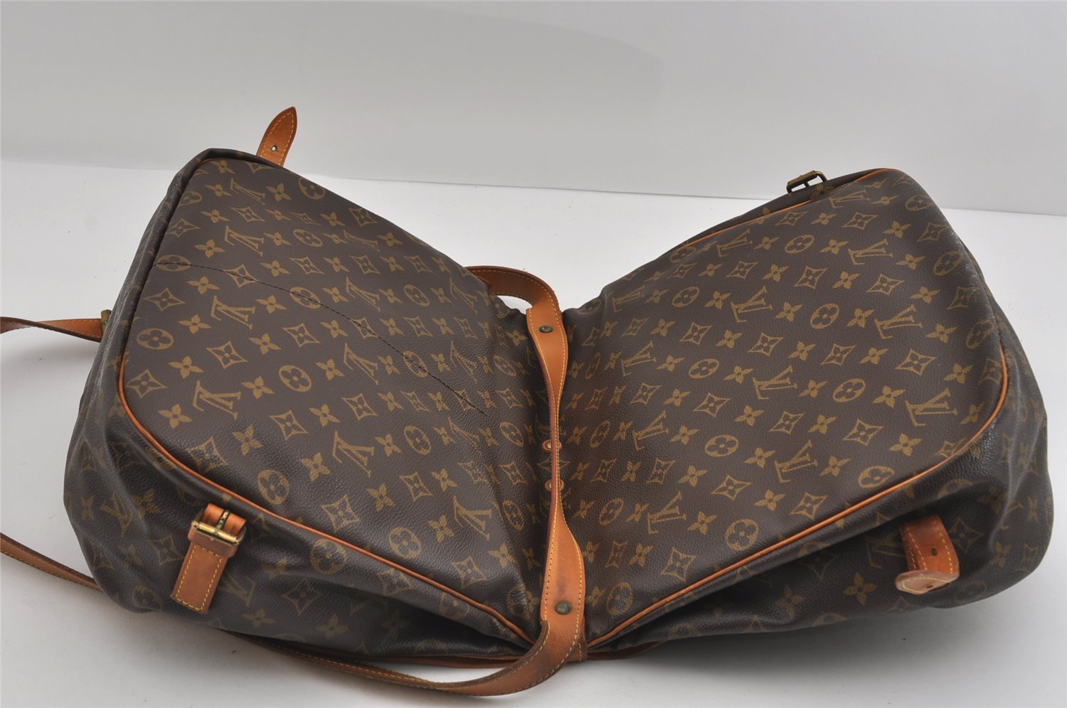 Authentic Louis Vuitton Monogram Saumur 35 Shoulder Cross Bag M42254 LV 6666I