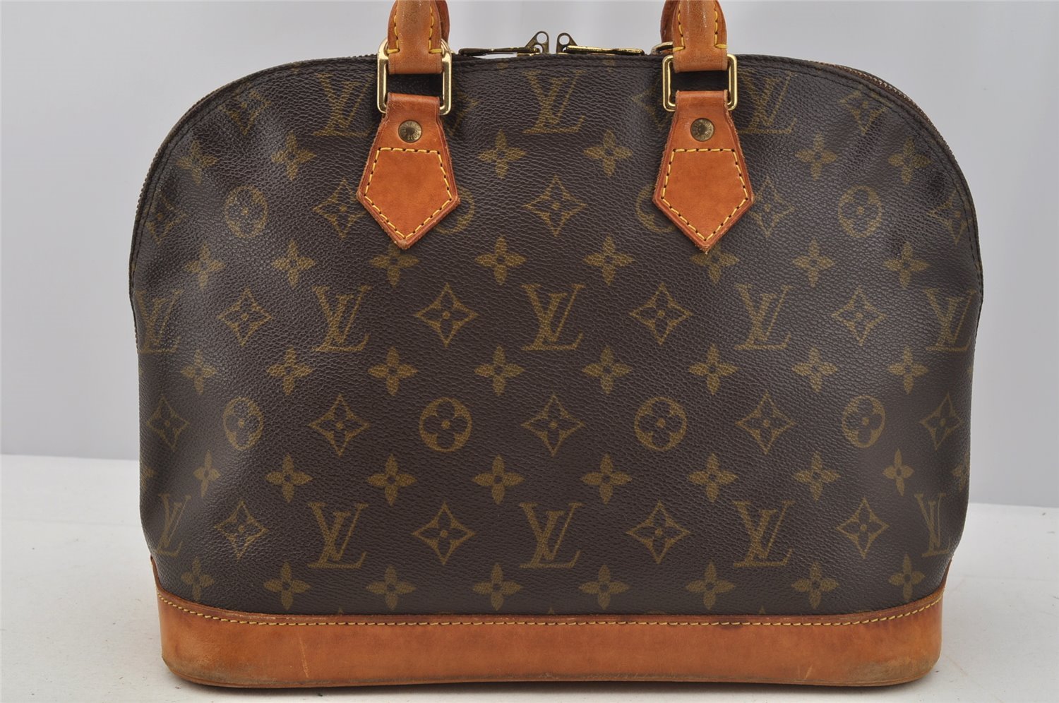 Authentic Louis Vuitton Monogram Alma Hand Bag Purse M51130 LV 6676I