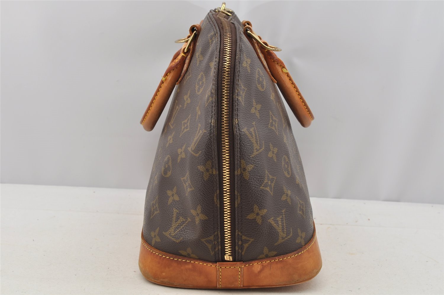 Authentic Louis Vuitton Monogram Alma Hand Bag Purse M51130 LV 6676I