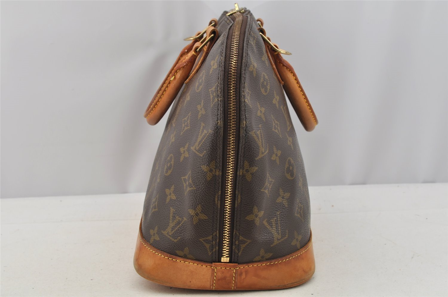 Authentic Louis Vuitton Monogram Alma Hand Bag Purse M51130 LV 6676I