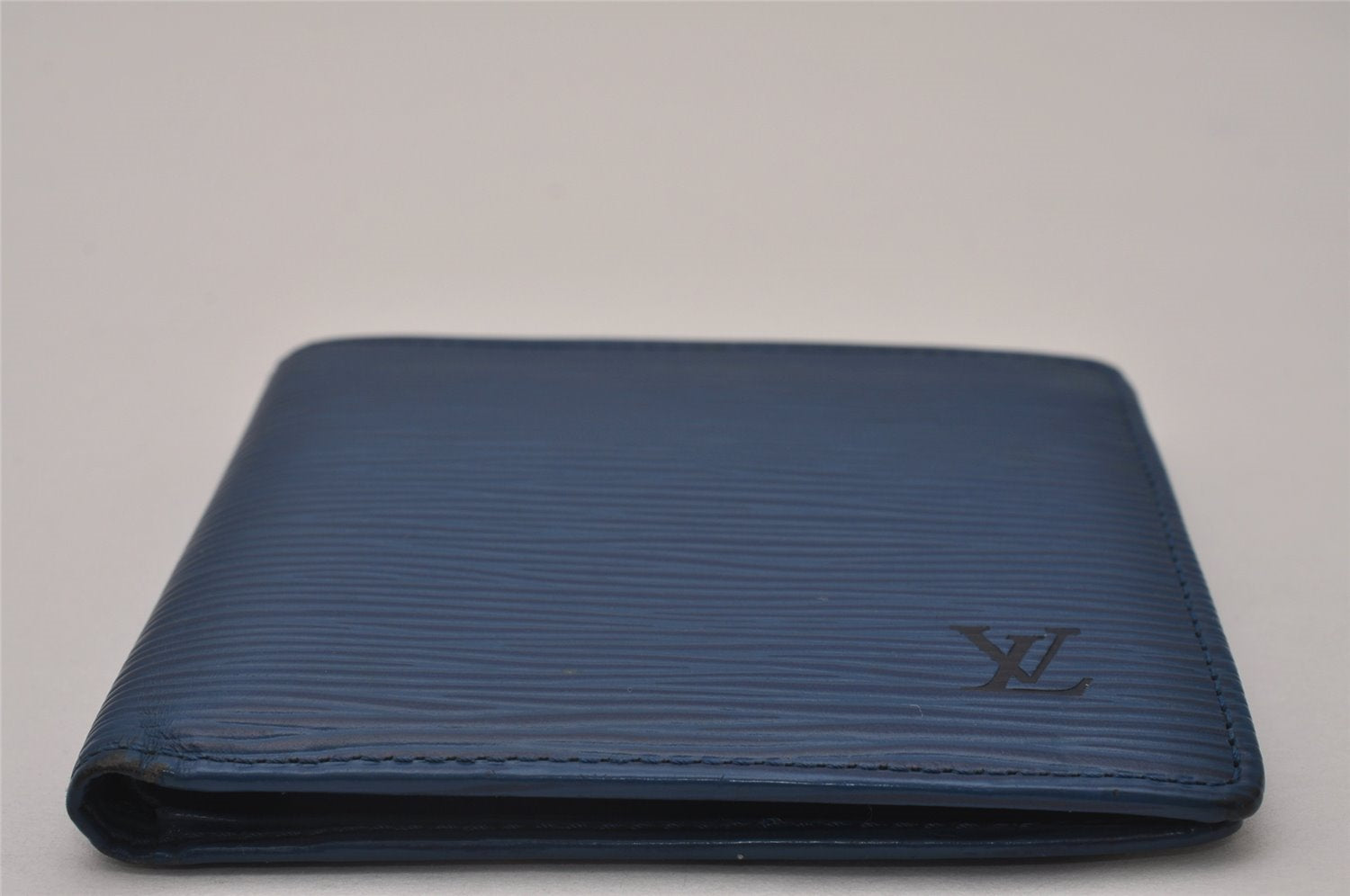 Authentic Louis Vuitton Epi Portefeuille Marco Wallet Purse Blue M60613 LV 6728I