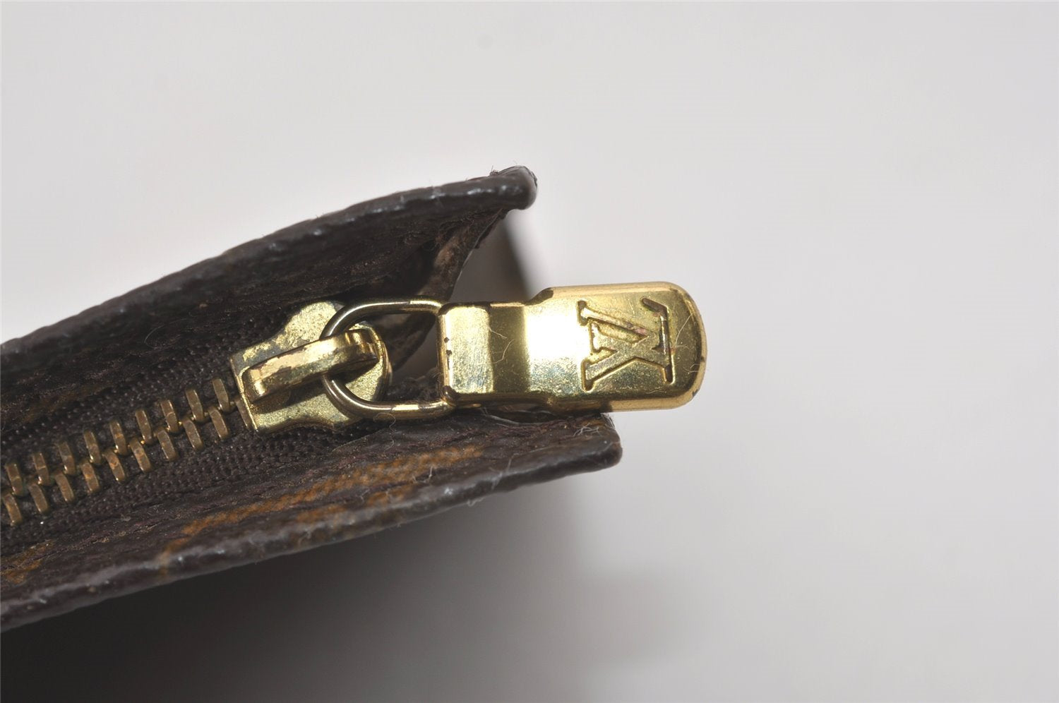 Authentic Louis Vuitton Monogram Pouch For Bucket GM LV 6729I