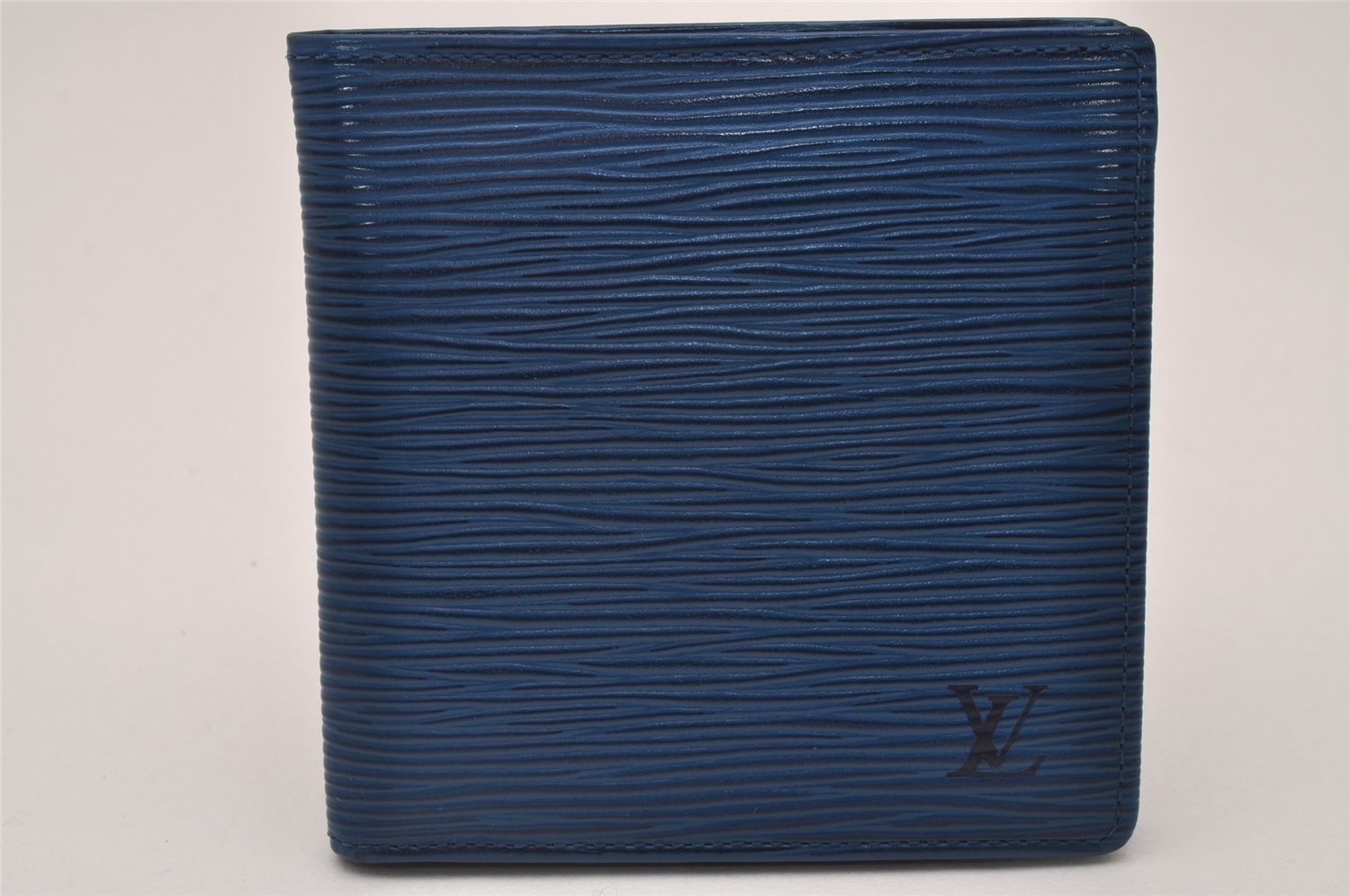 Authentic Louis Vuitton Epi Portefeuille Marco Wallet Purse Blue M60613 LV 6752I