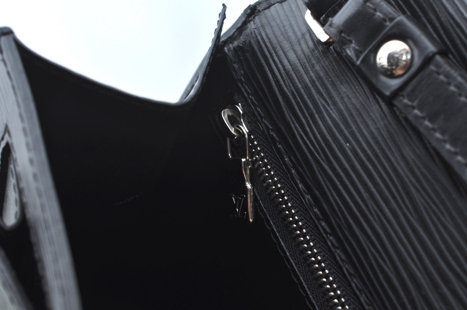 Auth Louis Vuitton Epi Pochette Sellier Dragonne Clutch Bag M52612 Black 6765E