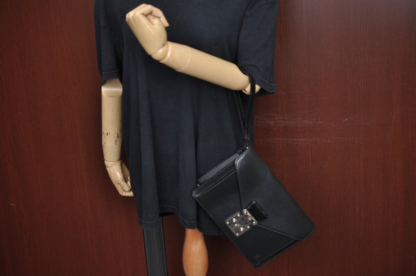 Auth Louis Vuitton Epi Pochette Sellier Dragonne Clutch Bag M52612 Black 6765E