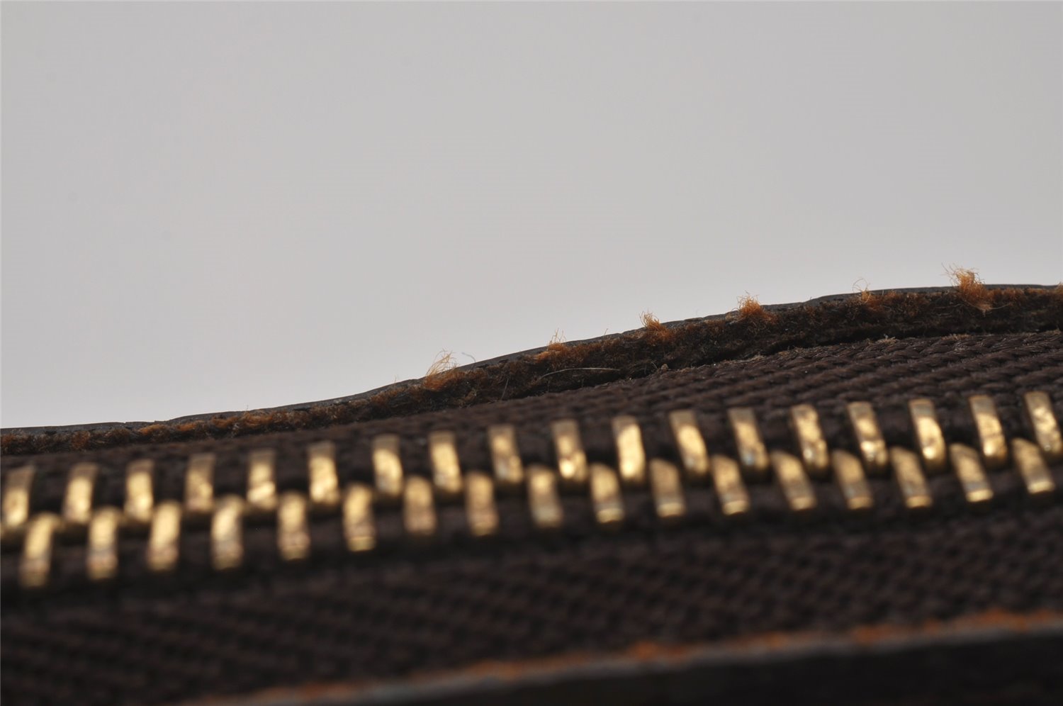 Authentic Louis Vuitton Monogram Pochette Cosmetic Pouch M47515 LV 6768I