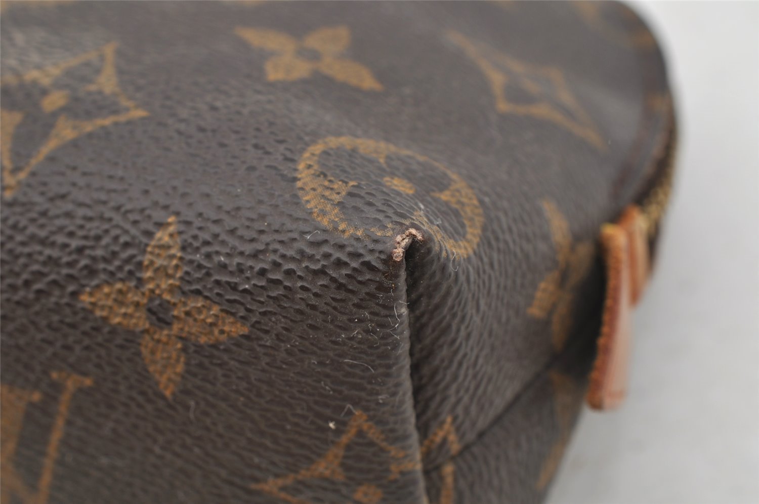 Authentic Louis Vuitton Monogram Pochette Cosmetic Pouch M47515 LV 6781I