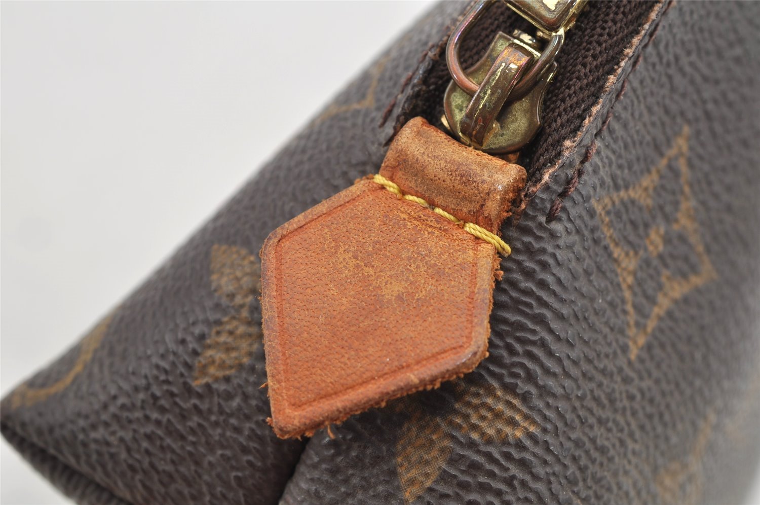 Authentic Louis Vuitton Monogram Pochette Cosmetic Pouch M47515 LV 6781I