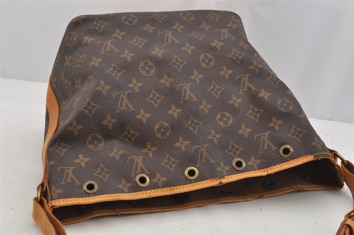 Authentic Louis Vuitton Monogram Petit Noe M42226 Shoulder Drawstring Bag 6784I