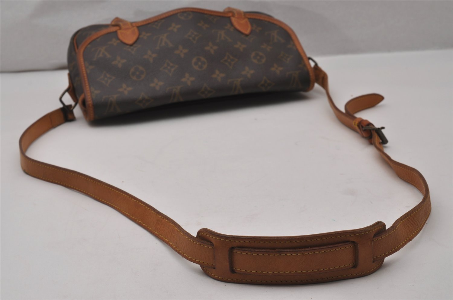 Authentic Louis Vuitton Monogram Gibeciere MM Shoulder Bag M42247 Junk 6786I