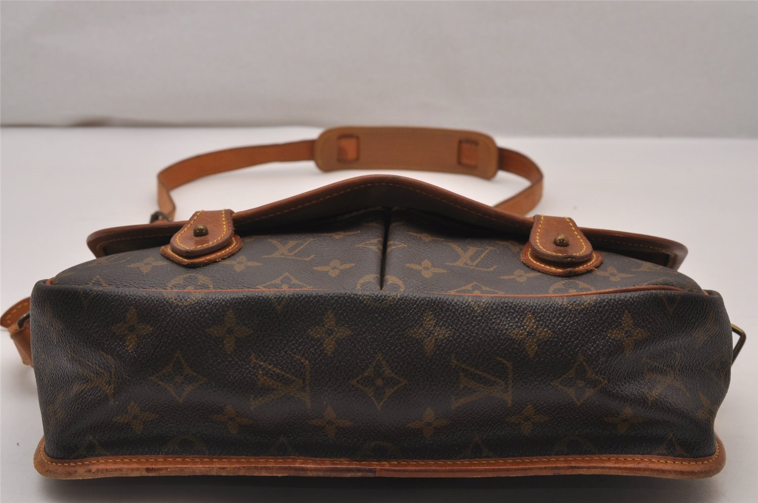 Authentic Louis Vuitton Monogram Gibeciere MM Shoulder Bag M42247 Junk 6786I