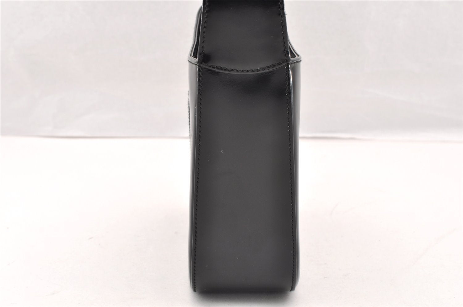 Authentic GUCCI SOHO Vintage Shoulder Hand Bag Purse Enamel Black Junk 6817I