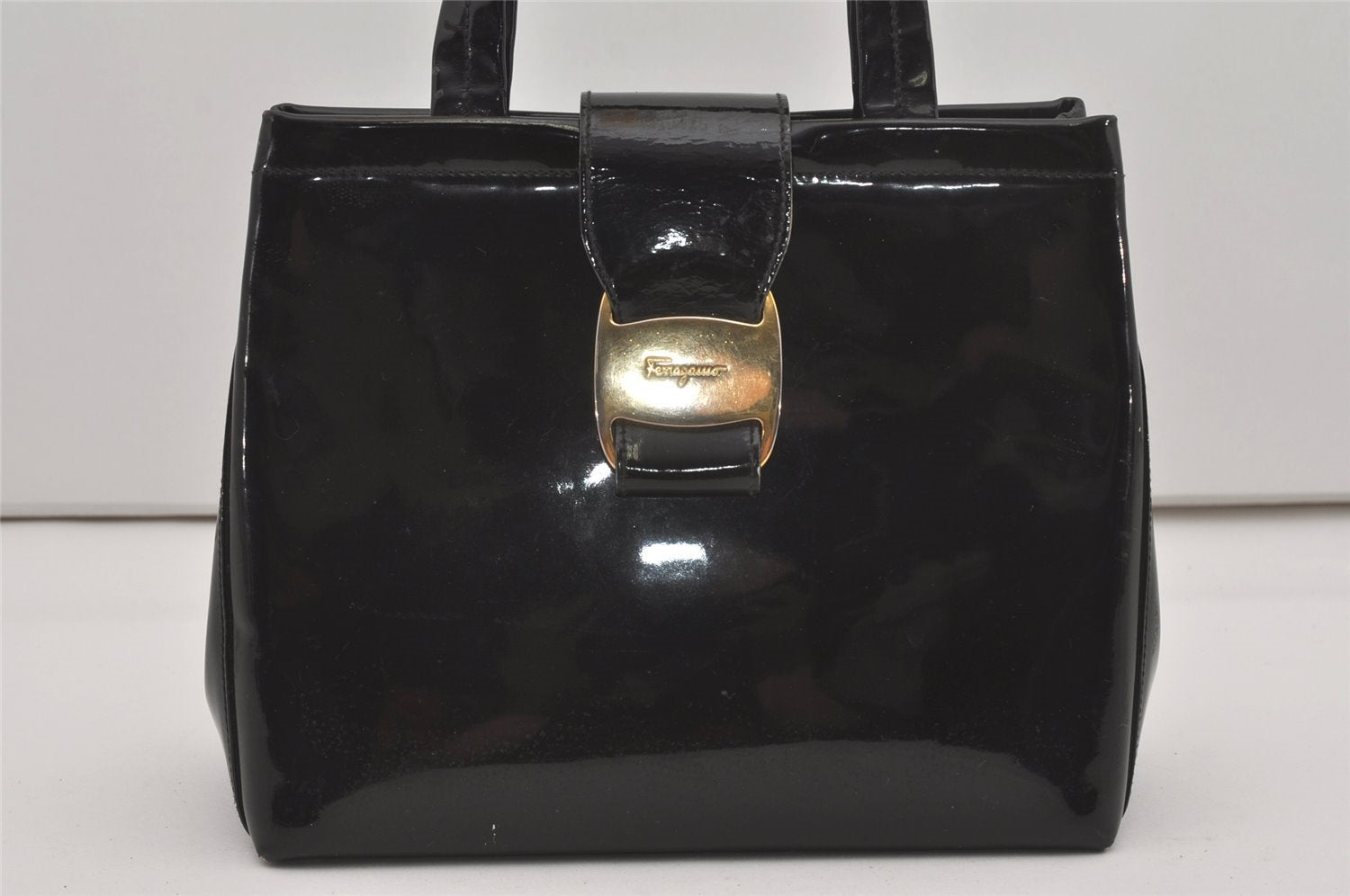 Authentic Salvatore Ferragamo Vara Enamel 2Way Shoulder Hand Bag Black SF 6820I