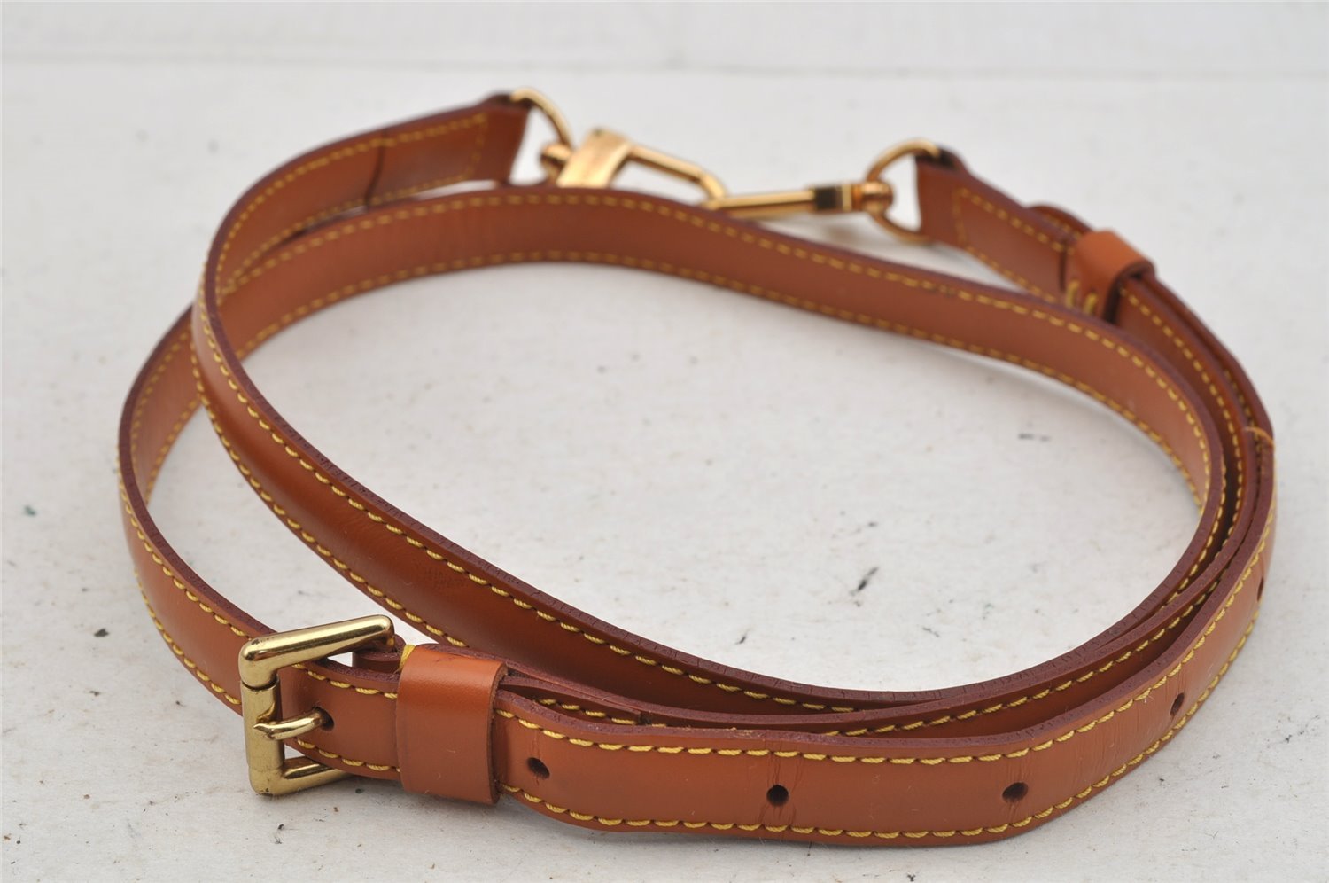 Authentic Louis Vuitton Leather Shoulder Strap Brown 40.9-47.6