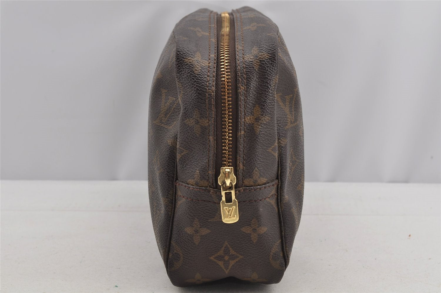 Auth Louis Vuitton Monogram Trousse Toilette 28 Clutch Hand Bag Old Model 6918I