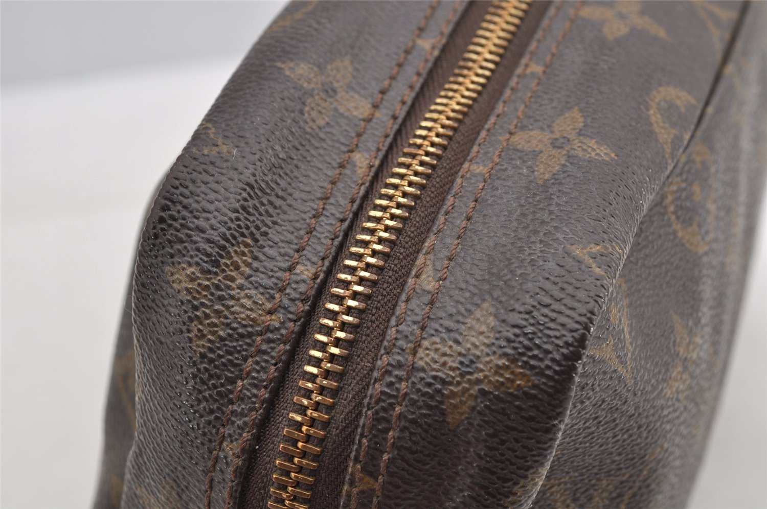 Auth Louis Vuitton Monogram Trousse Toilette 28 Clutch Hand Bag Old Model 6918I