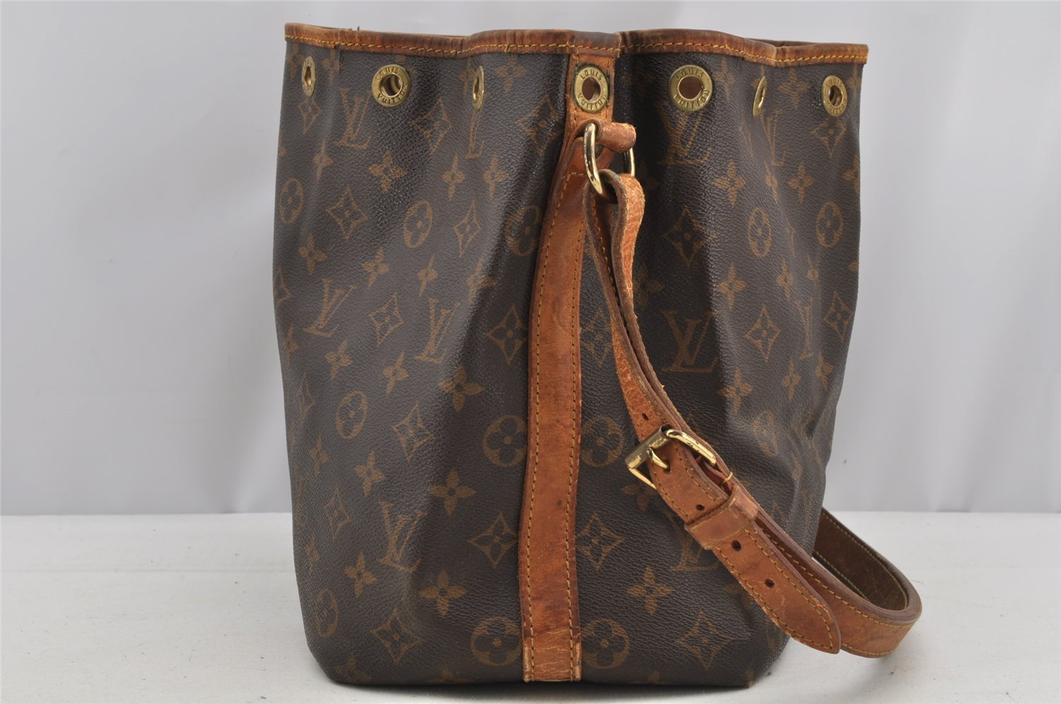 Authentic Louis Vuitton Monogram Petit Noe M42226 Shoulder Drawstring Bag 6928I
