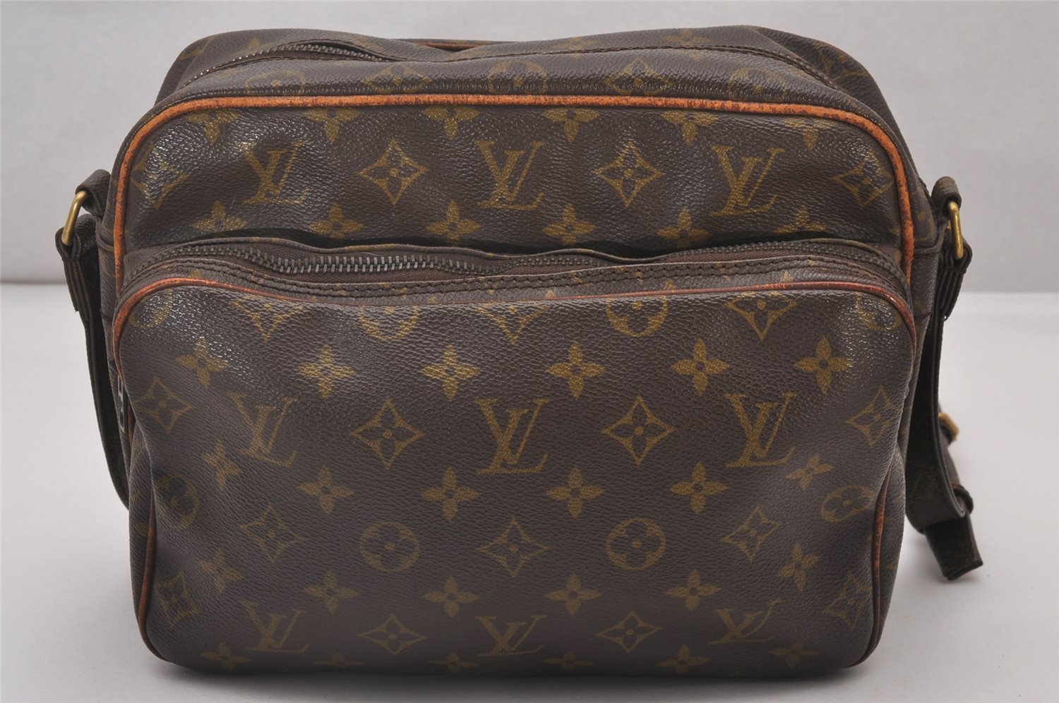 Authentic Louis Vuitton Monogram Nile Shoulder Cross Body Bag Old Model LV 6930I