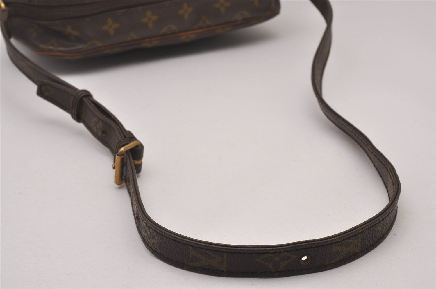 Authentic Louis Vuitton Monogram Nile Shoulder Cross Body Bag Old Model LV 6930I