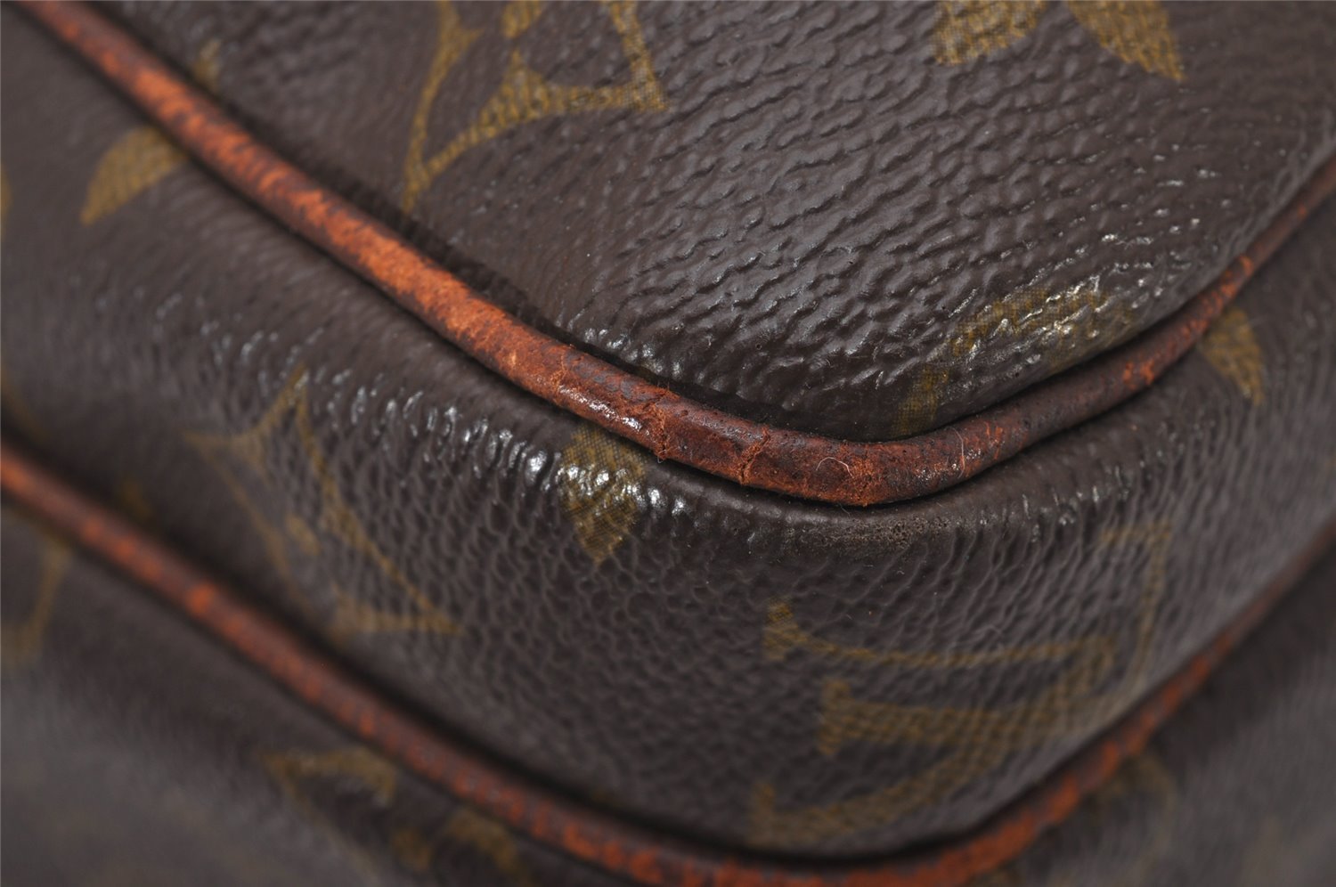 Authentic Louis Vuitton Monogram Nile Shoulder Cross Body Bag Old Model LV 6930I