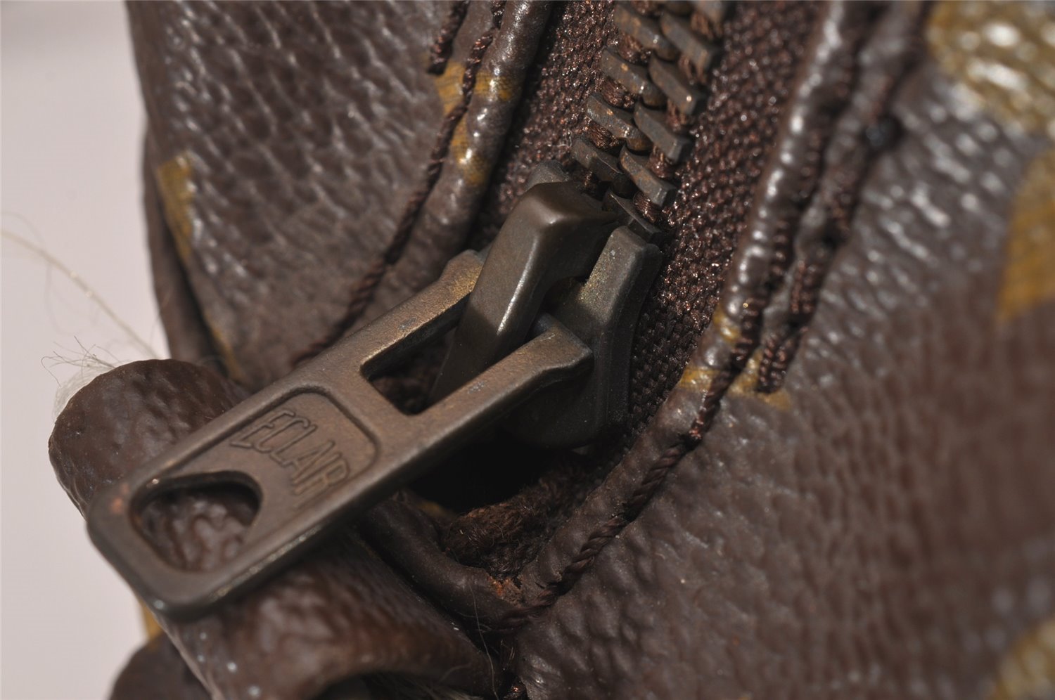 Authentic Louis Vuitton Monogram Nile Shoulder Cross Body Bag Old Model LV 6930I